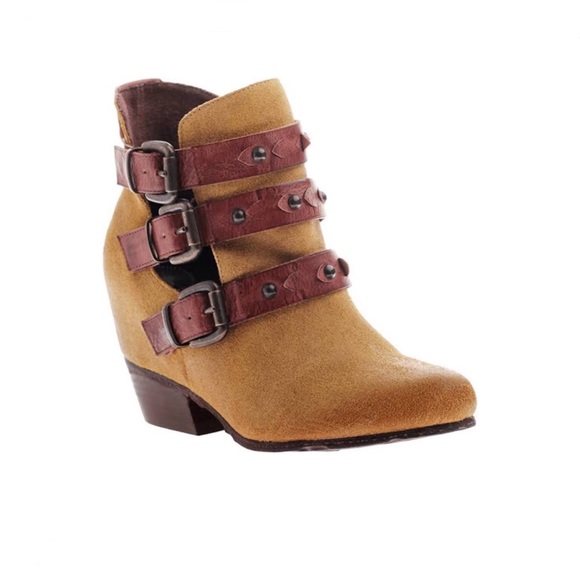 OTBT Shoes - OTBT Valley View Honey Leather Wedge Booties